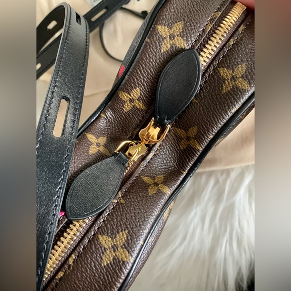 Brand New Louis Vuitton Limited Edition Fall in Love Sac Coeur Heart Bag - Picture 10 of 16